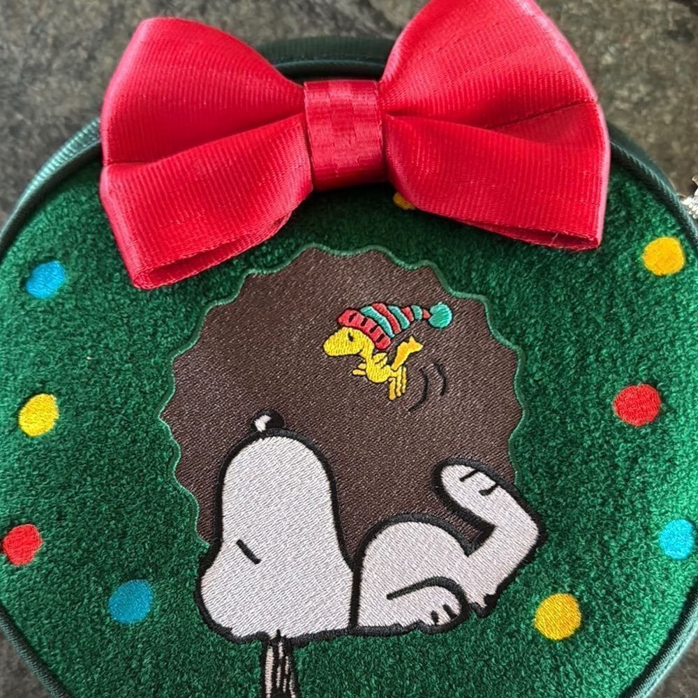Harveys Peanuts Convertible  Crossbody / Snoopy Wreath - Picture 8 of 10